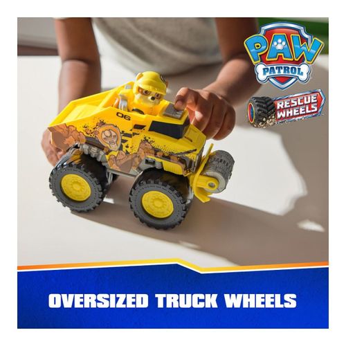 הדחפור של ראבל עם גלגלי ענק ודמות