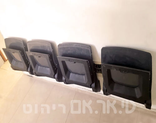 כסאות M2013