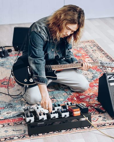 לוח פדלים ואפקטים פדלבורד + תיק נשיאה DB3 מבית DONNER