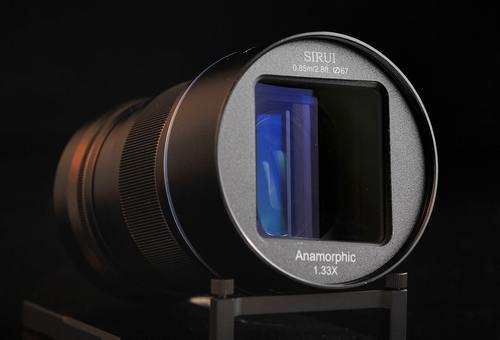 עדשה Sirui 50mm F1.8 Anamorphic 1.33X