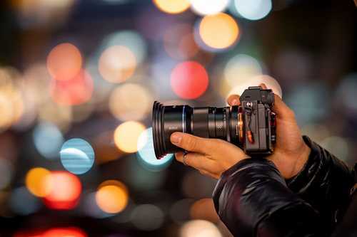 עדשה Sirui 50mm F1.8 Anamorphic 1.33X