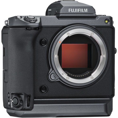 מצלמה פוגי חסרת מראה Fuji-Film Gfx100 Body - יבואן רשמי