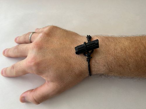 צמיד דמוי עור עם גביש