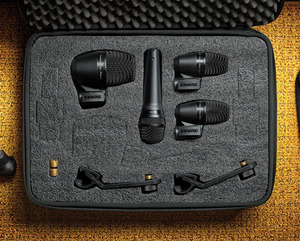 SHURE PGADRUMKIT4 - סט מיקרופונים לתופים במזוודה.