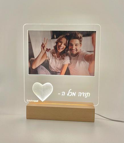 מסגרת עם תאורה
