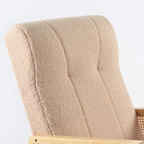 כורסת הנקה מתנדנדת ראטן עם הדום ובד בוקלה רך ונעים למגע - עץ טבעי / חול