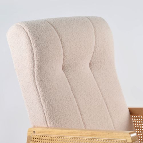 כורסת הנקה מתנדנדת ראטן עם הדום ובד בוקלה רך ונעים למגע - עץ טבעי / שמנת