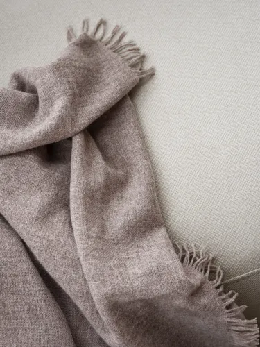 כרבולית חומה צמר בשילוב קשמיר THROW merino