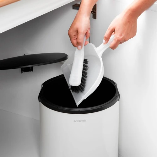פח אשפה פנימי למטבח מתחת לכיור 15 ליטר לבן Brabantia 02