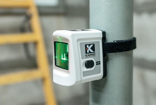 פלס לייזר ירוק מצטלב פילוס עצמי Kapro 862G