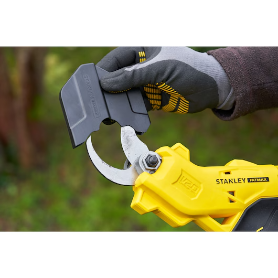 מזמרה נטענת 18V עד 32 מ״מ STANLEY FATMAX V20 | גוף בלבד | דגם SFMCPP32B