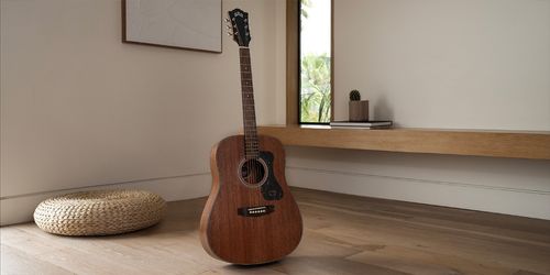 זוית נוספת Guild D-320 Natural