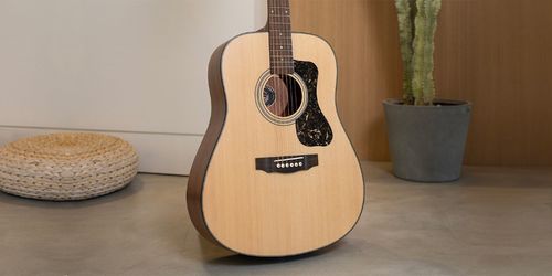 זוית נוספת Guild D-340 Natural