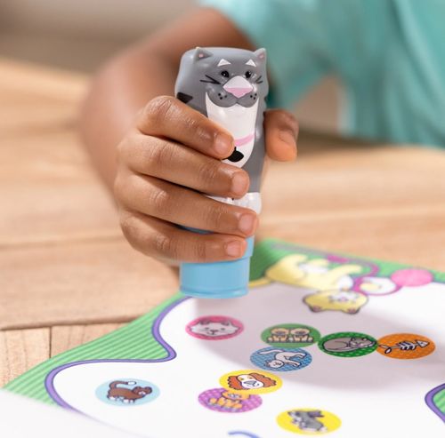 Sticker WOW! חוברת מדבקות 24 דפים עם מכשיר הדבקה אוטומטי ו 300 מדבקות - חתולים