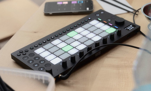 סמפלר / סיקוונסר / קונטרולר - Ableton MOVE