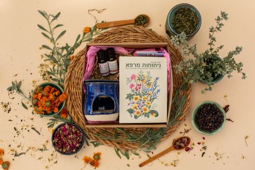 ספר ניחוחות מרפא לשימוש בשמנים אתריים
