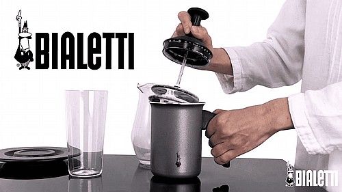 BIALETTI TUTTO CREMA - 330 ml - 6 CUPS - מקציף חלב ידני