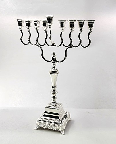 חנוכיה כסף