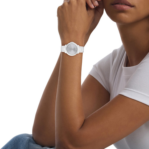 Calvin Klein 25100022 סדרה חדשה לנשים