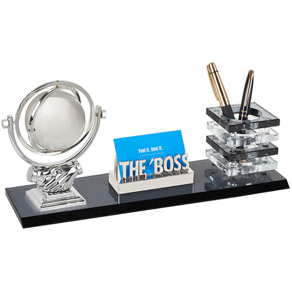 "BOSS" מעמד קריסטל גלובוס