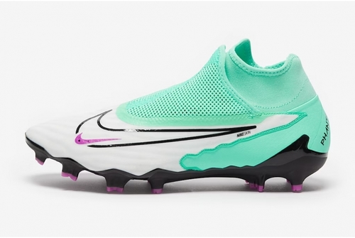 נעלי כדורגל חצי מקצועיות Nike Phantom LUNA II Pro