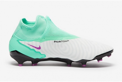 נעלי כדורגל חצי מקצועיות Nike Phantom LUNA II Pro