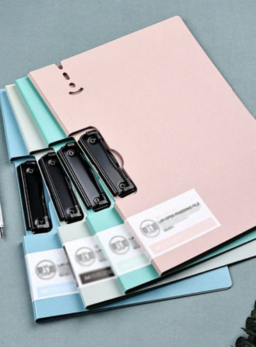  תיקית פוליו עם קליפס