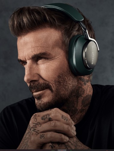  Bowers & Wilkins PX8 S2