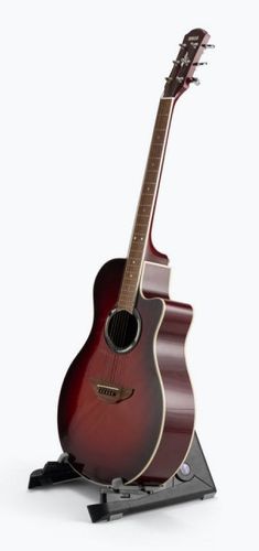 זוית נוספת On Stage Mighty Guitar Stand