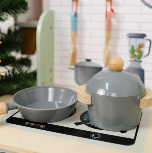 מטבח עץ לילדים בגווני תכלת