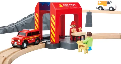 סט רכבת ענק מעץ עם עמדת כיבוי אש 