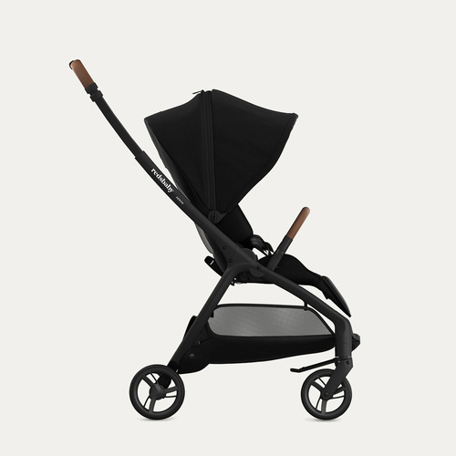 עגלת תינוק אירון Aeron צבע שחור ידית חומה Black