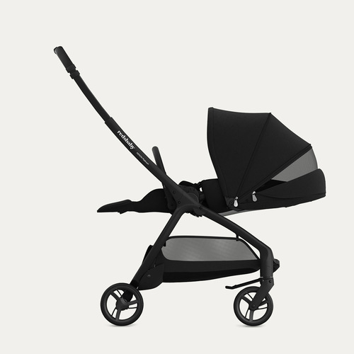 עגלת תינוק אירון Aeron צבע שחור פלטינום Platinum Black