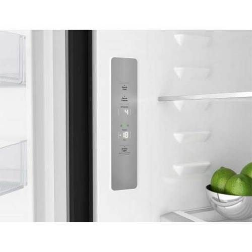 מקרר 4 דלתות ®EvenTempMetal מסדרת UltimateTaste 700 דגם EQE5609SA\BA