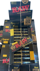 ניירות גלגול BLACK RAW מדיום סייז קלאסי – פאקט 24 יחידות