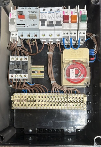 לוח קירור (+) עם שעון הפשרה