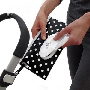 נרתיק מגבונים נייד רב שימושי בצבע שחור כוכבים