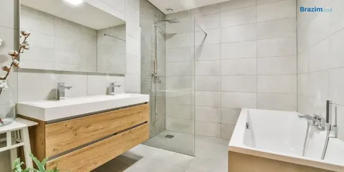המדריך המלא לשמירה על מראה חדש של ארון אמבטיה לאורך שנים | Brazim.co.il