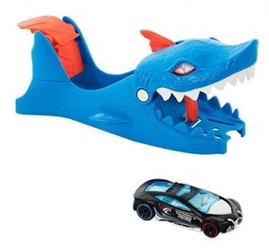 משגר כריש עם מכונית 