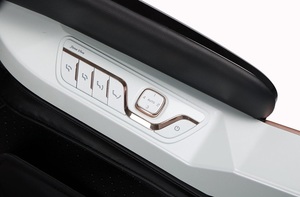 כורסת עיסוי Russo לבן בשילוב שחור XD5000 מבית Medics Care  מדיקסקייר - MEDICS CARE 