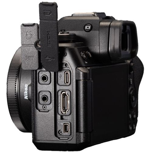 מצלמה Nikon Z6III Body רשמי