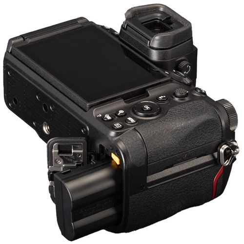 מצלמה Nikon Z6III Body רשמי