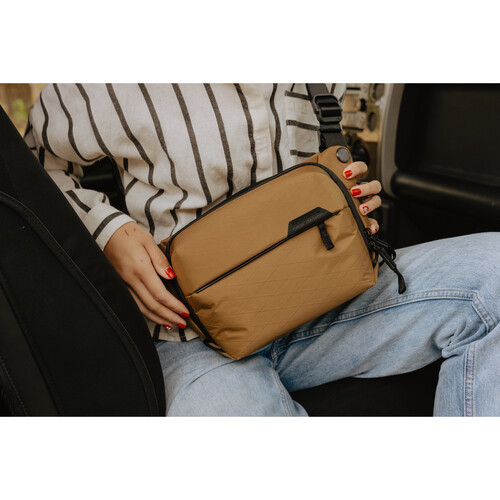 תיק Peak Design Everyday Sling v2 (צהוב חרדל, 3 ליטר)