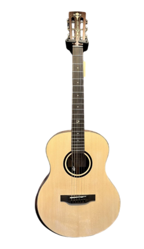 גיטרה אקוסטית מקצועית מוגברת GRAND MINO MACASSAR בצבע טבעי + תיק מרופד מבית CRAFTER