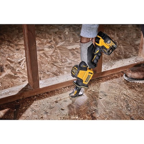 מסור חרב חד-ידי DEWALT ATOMIC 20V נטען קומפקטי, 2,800 תנועות לדקה, משקל 1.42 ק