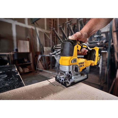 מסור אנכי DEWALT 20V XR נטען עם מנוע ללא פחמים, 4 מצבי פעולה אורביטלית ומערכת החלפת להבים מהירה