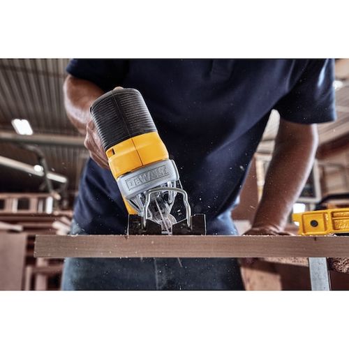 מסור אנכי DEWALT 20V XR נטען עם מנוע ללא פחמים, 4 מצבי פעולה אורביטלית ומערכת החלפת להבים מהירה