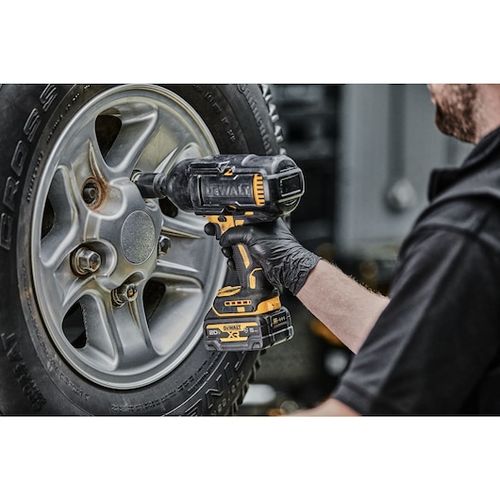 מפתח רטיטה DEWALT DCF900 20V נטען עם מומנט 1,898 ניוטון-מטר, 4 מצבי מהירות ומערכת PRECISION WRENCH™