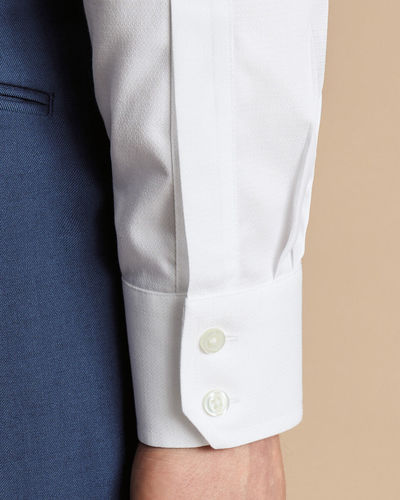 חולצה גזרת קלאסיק - White non-iron stretch Kensington weave cutaway classic fit shirt