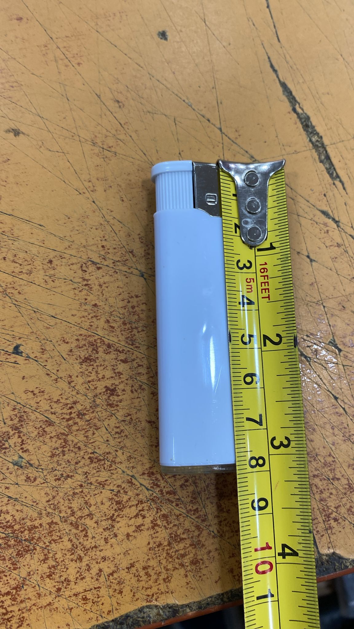 מצית לבנה חלקה לפרסום 